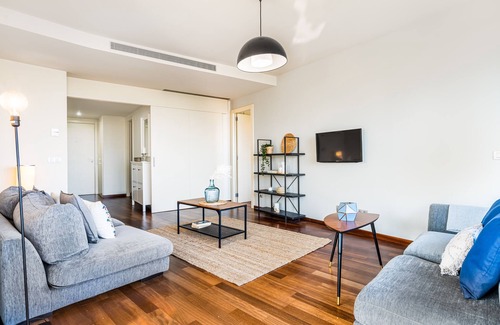 Sant Adria de Besos Appartement | Appartement moderne de 2 chambres à coucher avec balcon et accès à la piscine près de Forum Beach