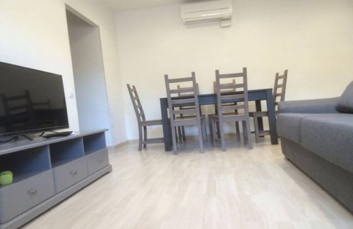 el Bon Pastor Appartement | Modern 2-BdRm Apart. in fabulous Barcelona with WiFi, AC, Big TV, dishwasher +!