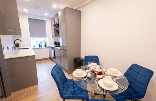 West Finchley Appartement | Modern 2-Bed, 2-Bath London Flat