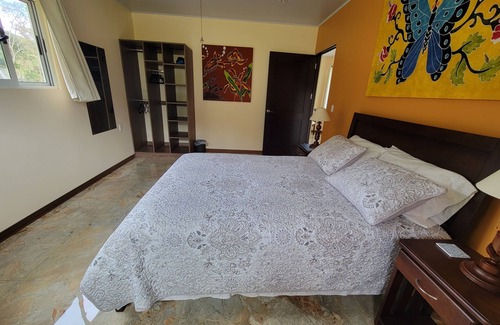 Mogote de Bagaces Lit Et Petit-Déjeuner | Modern 2 Bedroom Guest House w/Salt Water Pool & Pickleball Court