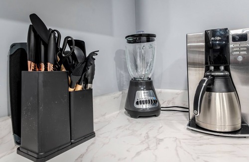 Derry Appartement | Modern 2-bedroom 1 bathroom apartment with private entrance and fitness room.