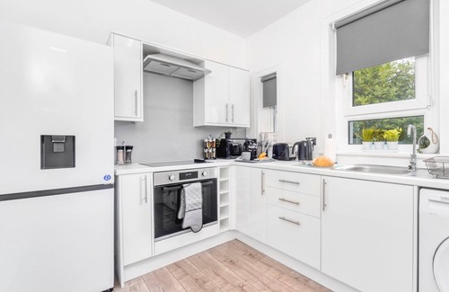 Glasgow Appartement | Modern 2 bedroom apartment with parking and wifi.