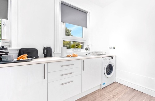 Glasgow Appartement | Modern 2 bedroom apartment with parking and wifi.
