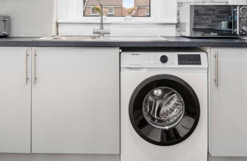 Glasgow Appartement | Modern 2 bedroom apartment with parking and wifi.