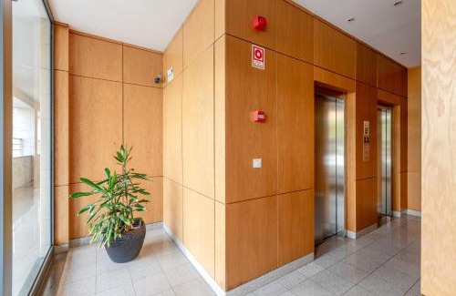 Mina Appartement | Modern 2 bedroom apt 20 min from city center