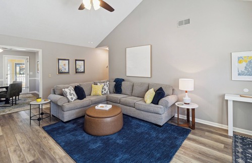 Macon Copropriété | Modern 2-bedroom condo in desirable North Macon. Close to many attractions!
