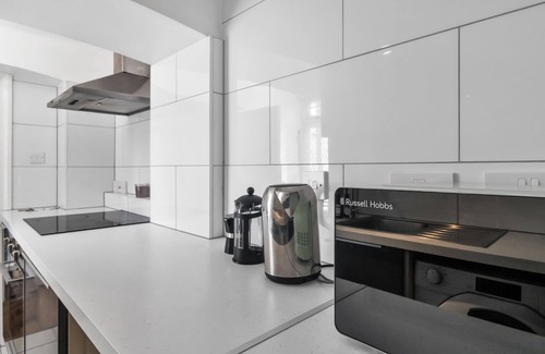 St. George's Appartement | Modern 2 Bedroom Flat in Camden - Central Location For A Perfect City Break