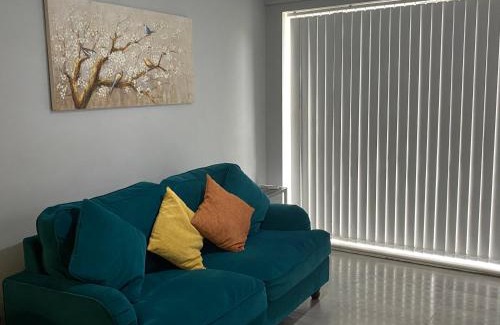 Dagenham Appartement | Modern 2 bedroom flat with Sky TV & free parking