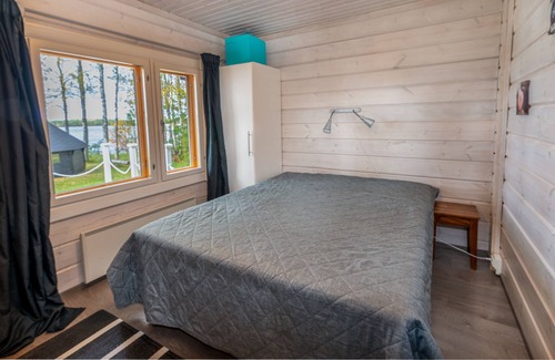 Kehys-Kainuu Cottage | Modern 2 bedroom spacious log cabin, private beach and sauna