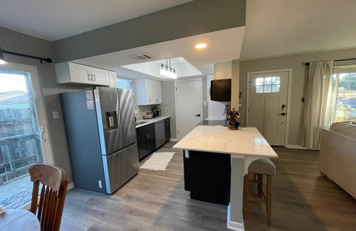 Taylor Maison | Modern 2-bedroom townhome with fenced yard in welcoming Taylor