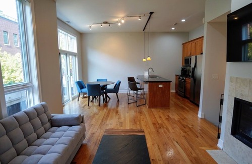 Southeast Omaha Maison | Modern 2 bedroom Townhouse, steps from the Old Market