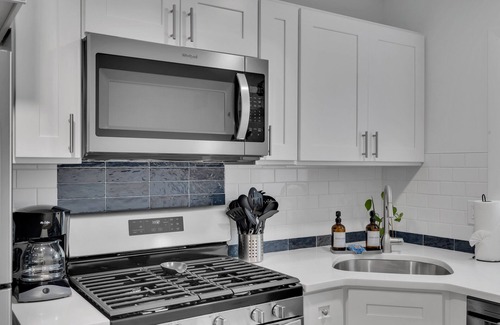 Bradley Beach Maison | Modern 2-Bedroom Family Beach Bungalow