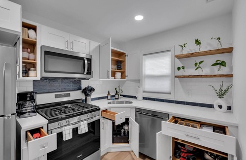 Bradley Beach Maison | Modern 2-Bedroom Family Beach Bungalow