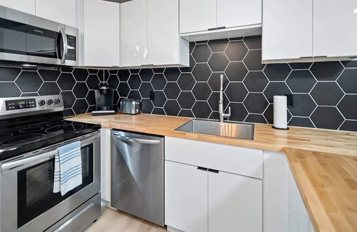 South Hill Appartement | Modern 2 Bedroom with Outdoor Space