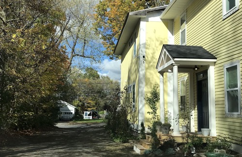 Canton Appartement | Modern 2 BR/1B centrally located apt. near SLU in Canton, NY