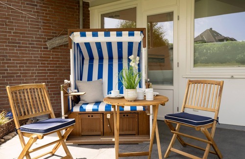 Westerland Appartement | Modern 2-room apartment with terrace, parking space, WLAN. Pets allowed.