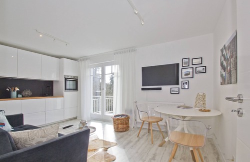 Lietzow Appartement | Modern 2-room vacation apartment with balcony - Ferienresidenz Zwei Bodden FeWo 1-4