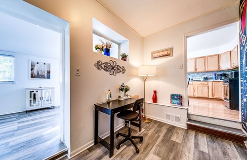 Forestview Maison | Modern 2Bdrm Westchester Home with brand-new out door HOT TUB