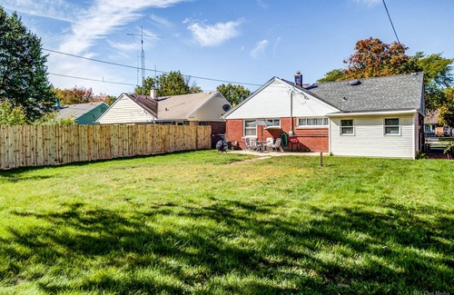 Forestview Maison | Modern 2Bdrm Westchester Home with brand-new out door HOT TUB