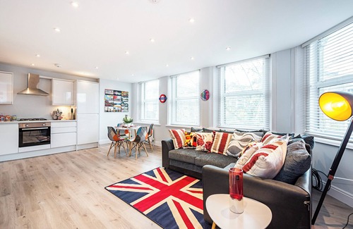Brondesbury Appartement | Modern / 2BR / 2 BA / Near shops & cafes