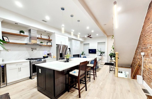 Newark Maison | Cozy 2-bedroom townhome in welcoming Newark with AC, WiFi