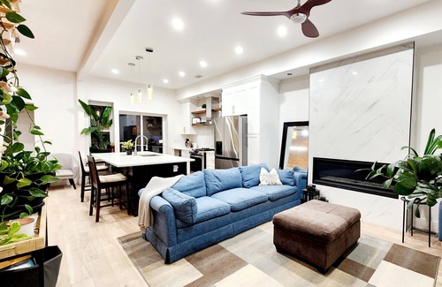 Newark Maison | Cozy 2-bedroom townhome in welcoming Newark with AC, WiFi