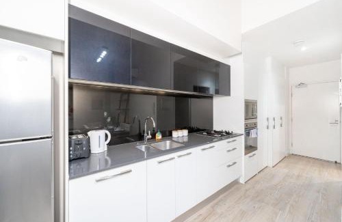 South Brisbane Appartement | Modern 2BR 2BA Apartment with Parking in South Brisbane