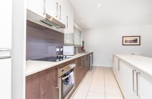 Turner Appartement | Modern 2BR 2BA Apartment Close to City and ANU - Hosted by Canstay