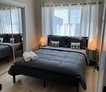 West Side Appartement | Modern 2BR and Office Near NYC With Parking - Sleeps 6