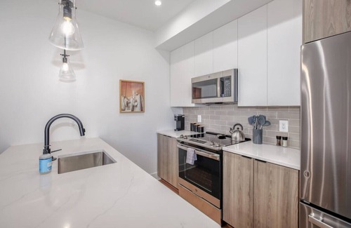 Southeast Hôtel | 2 Bedroom Cap Hill Suite - 3 min walk to Metro!