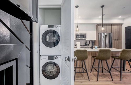 Southeast Hôtel | 2 Bedroom Cap Hill Suite - 3 min walk to Metro!