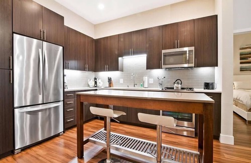 Shoreline West Appartement | Modern 2BR | Ideal for Business | Free WiFi | Downtown Mopuntain View