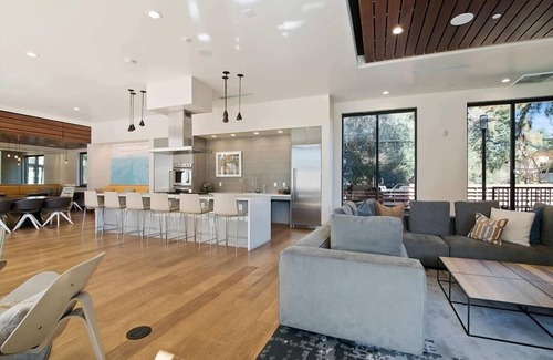 Shoreline West Appartement | Modern 2BR | Ideal for Business | Free WiFi | Downtown Mopuntain View
