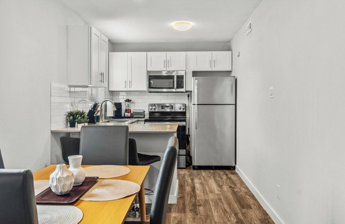 Hyde Park Appartement | Modern 2BR Near UT | Hyde Park | Evonify 7378