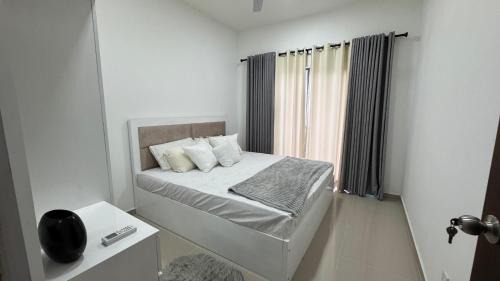Kaduwela Appartement | Modern 2BR Resort Apartment with Pool & Gym, Malabe