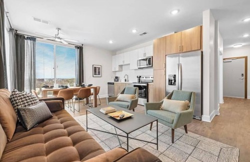 Sobro Appartement | Modern 2BR w/ 2 King Beds – Near Broadway