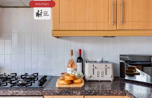 Marston Moretaine Appartement | Modern 2BR w/Parking EV Charger
