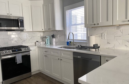 Roslindale Copropriété | Modern 2br with W/D in unit, Parking, central air