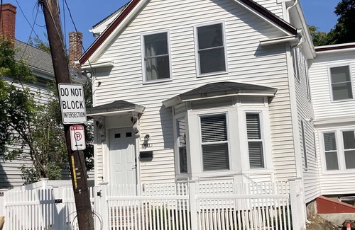 Roslindale Copropriété | Modern 2br with W/D in unit, Parking, central air