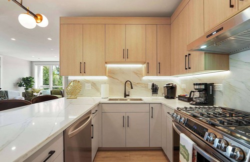Tri-Taylor Appartement | Modern 2BR2BA Condo Free Parking and Balcony