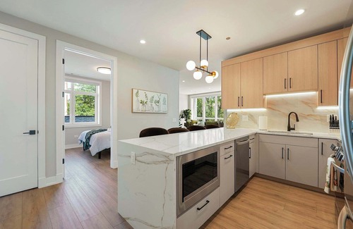 Tri-Taylor Appartement | Modern 2BR2BA Condo Free Parking and Balcony