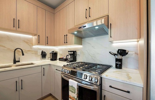 Tri-Taylor Appartement | Modern 2BR2BA Condo Free Parking and Balcony