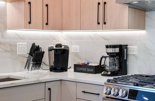 Tri-Taylor Appartement | Modern 2BR2BA Condo Free Parking and Balcony