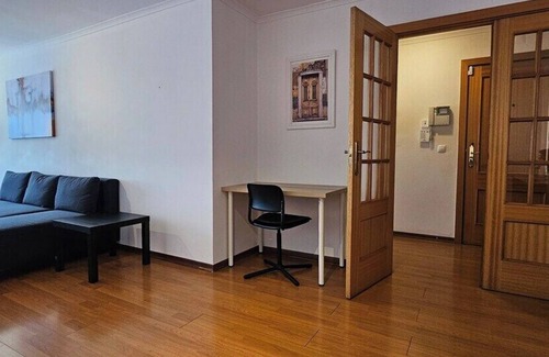 Palhais Appartement | Modern 3 Bed Flat - Beaches, Expo & City Fun - Your Gateway to Lisbon