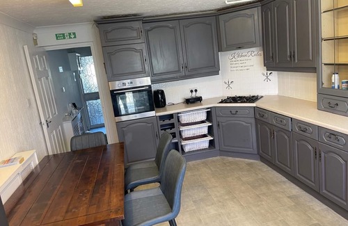 Crays Hill Maison | Modern 3 Bed House for 8 Guest