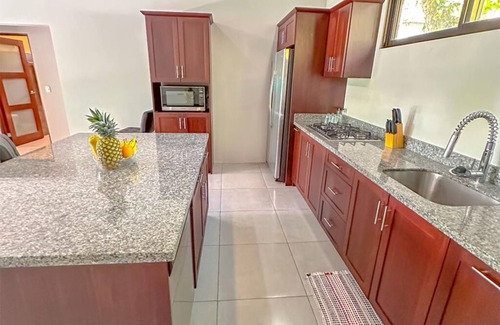 Uvita Maison | Modern 3-bed in Downtown Uvita with Pool