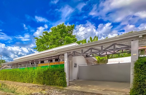 Uvita Maison | Modern 3-bed in Downtown Uvita with Pool