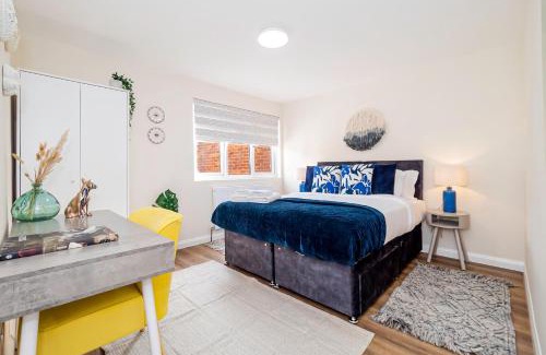 Hobbayne Appartement | Modern 3-Bedroom 2-Bathroom Flat with Garden at Hanwell