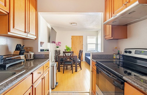 Albany Appartement | Modern 3-Bedroom 2 Bathroom Suite with AC, Perfect for Family and Work Group