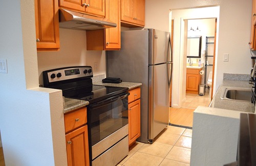 Albany Appartement | Modern 3-Bedroom 2 Bathroom Suite with AC, Perfect for Family and Work Group